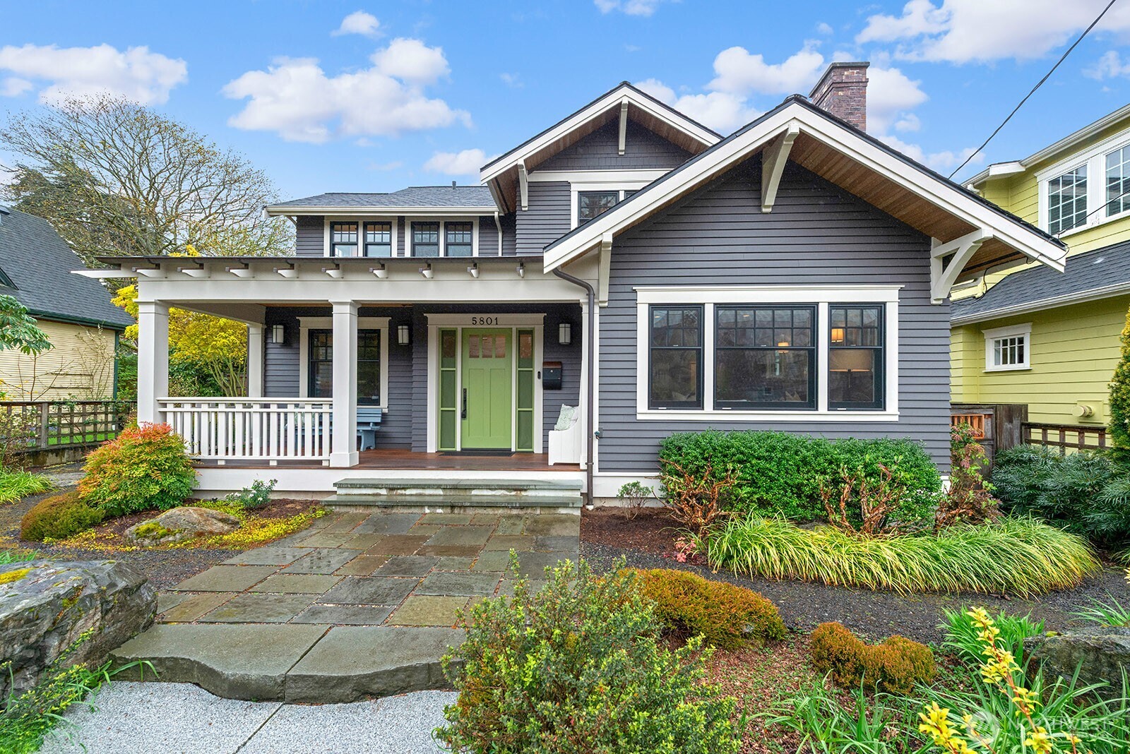 5801 Kensington Place N, Seattle, WA 98103-5951