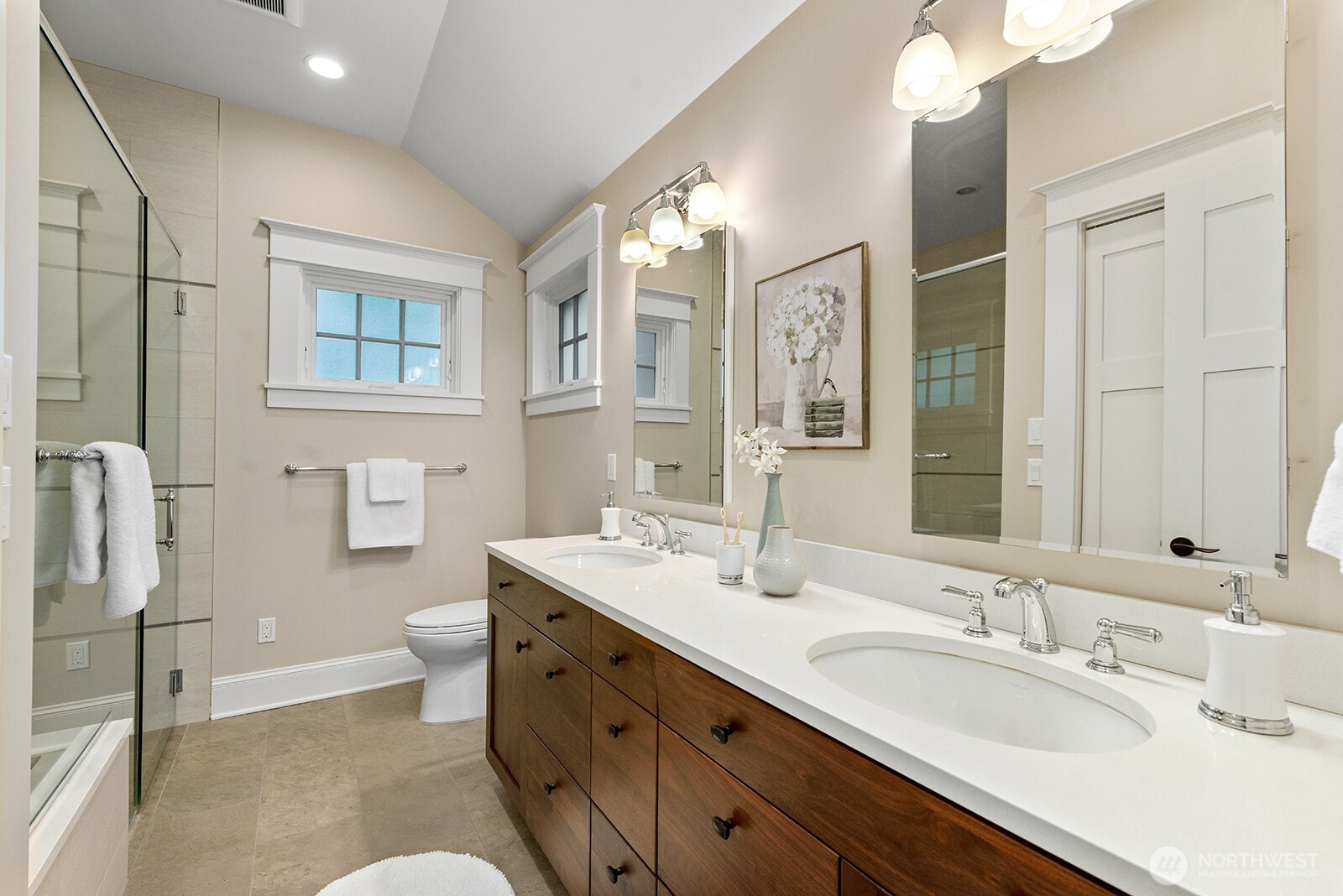 5801 Kensington Place N, Seattle, WA 98103-5951