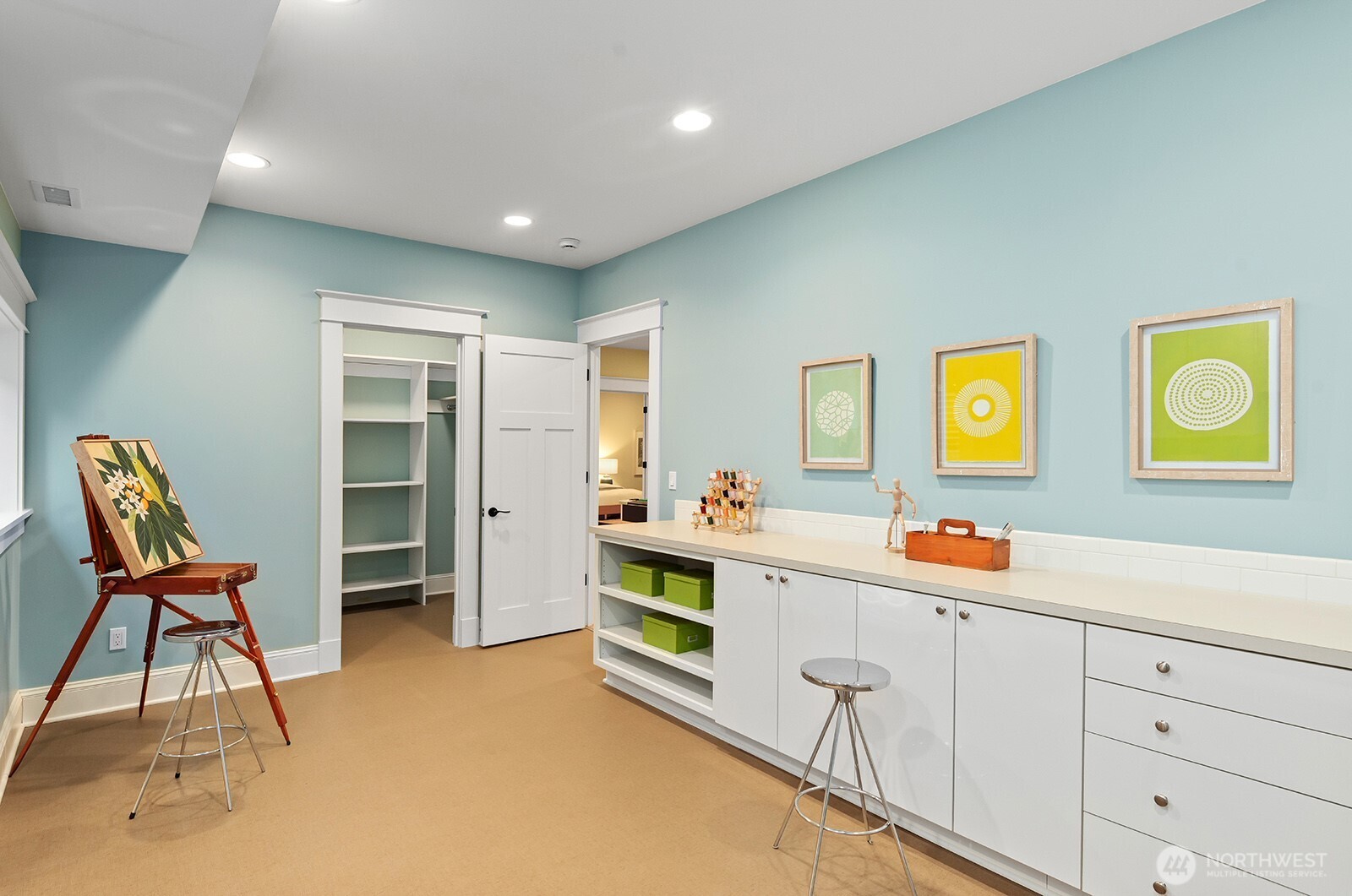 5801 Kensington Place N, Seattle, WA 98103-5951