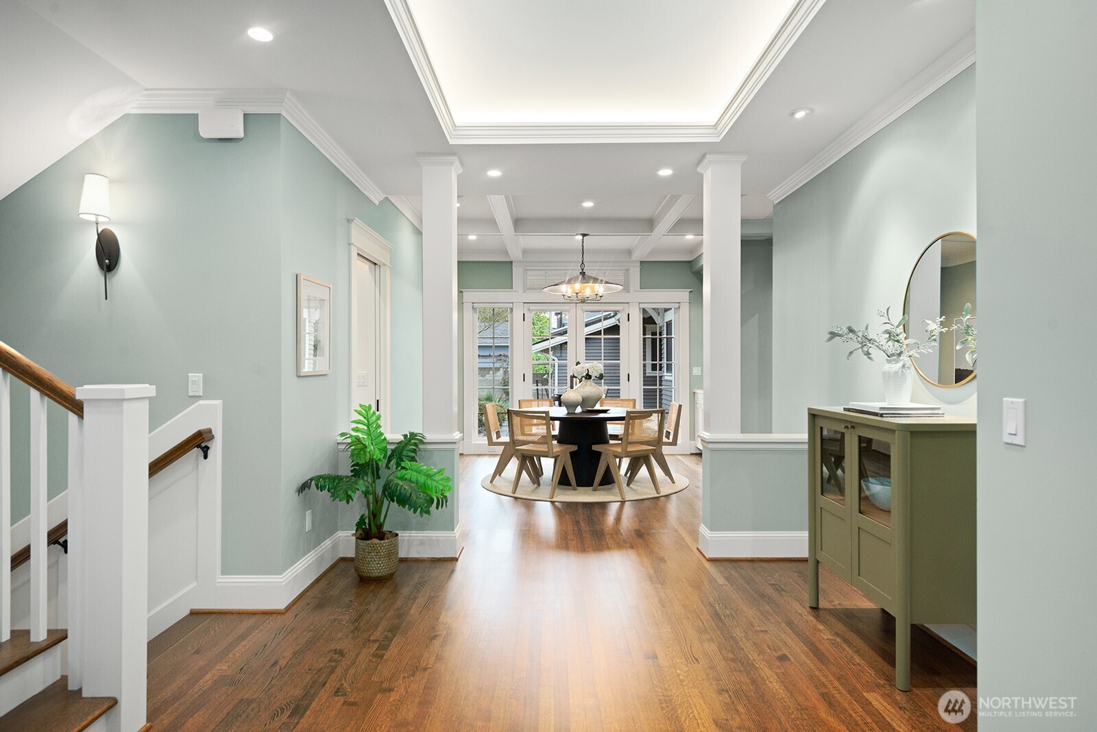 5801 Kensington Place N, Seattle, WA 98103-5951