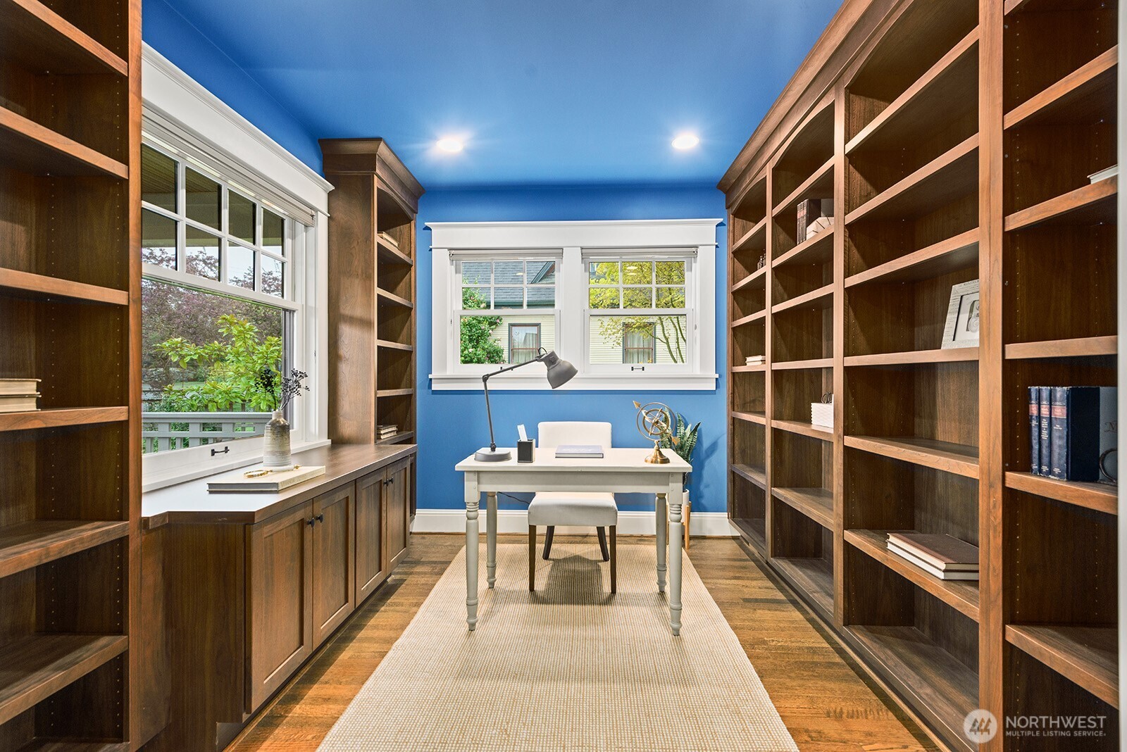 5801 Kensington Place N, Seattle, WA 98103-5951