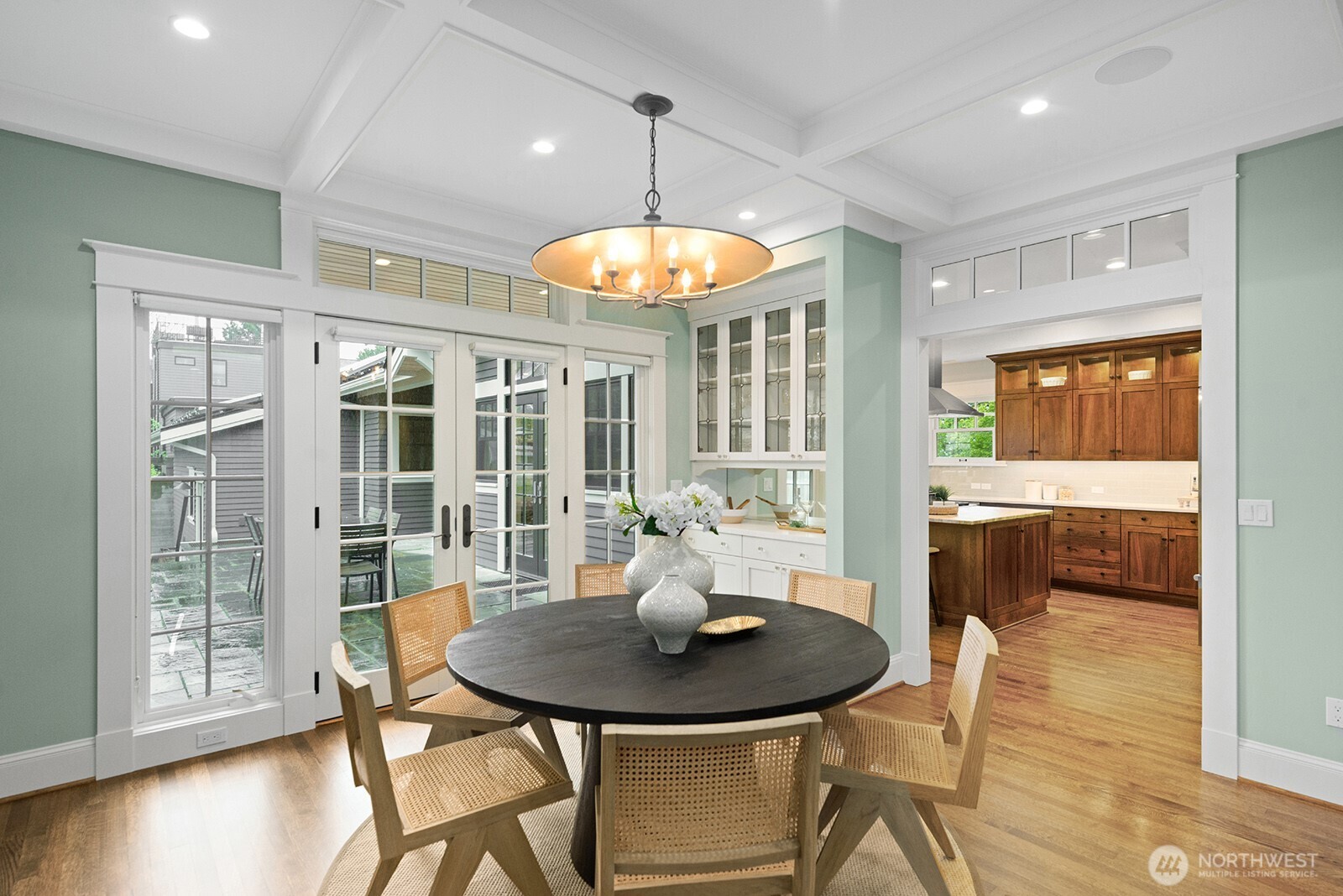5801 Kensington Place N, Seattle, WA 98103-5951