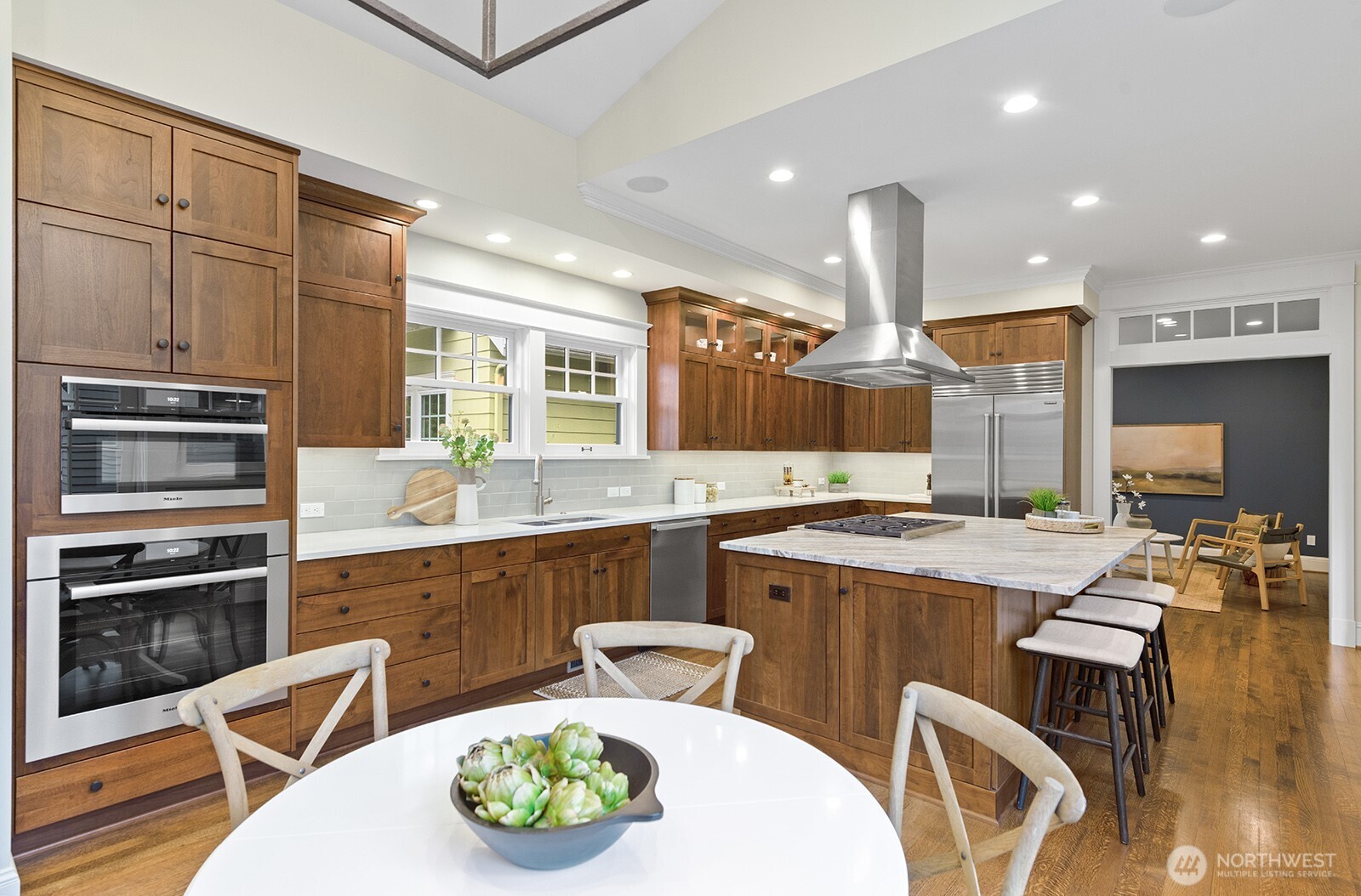 5801 Kensington Place N, Seattle, WA 98103-5951