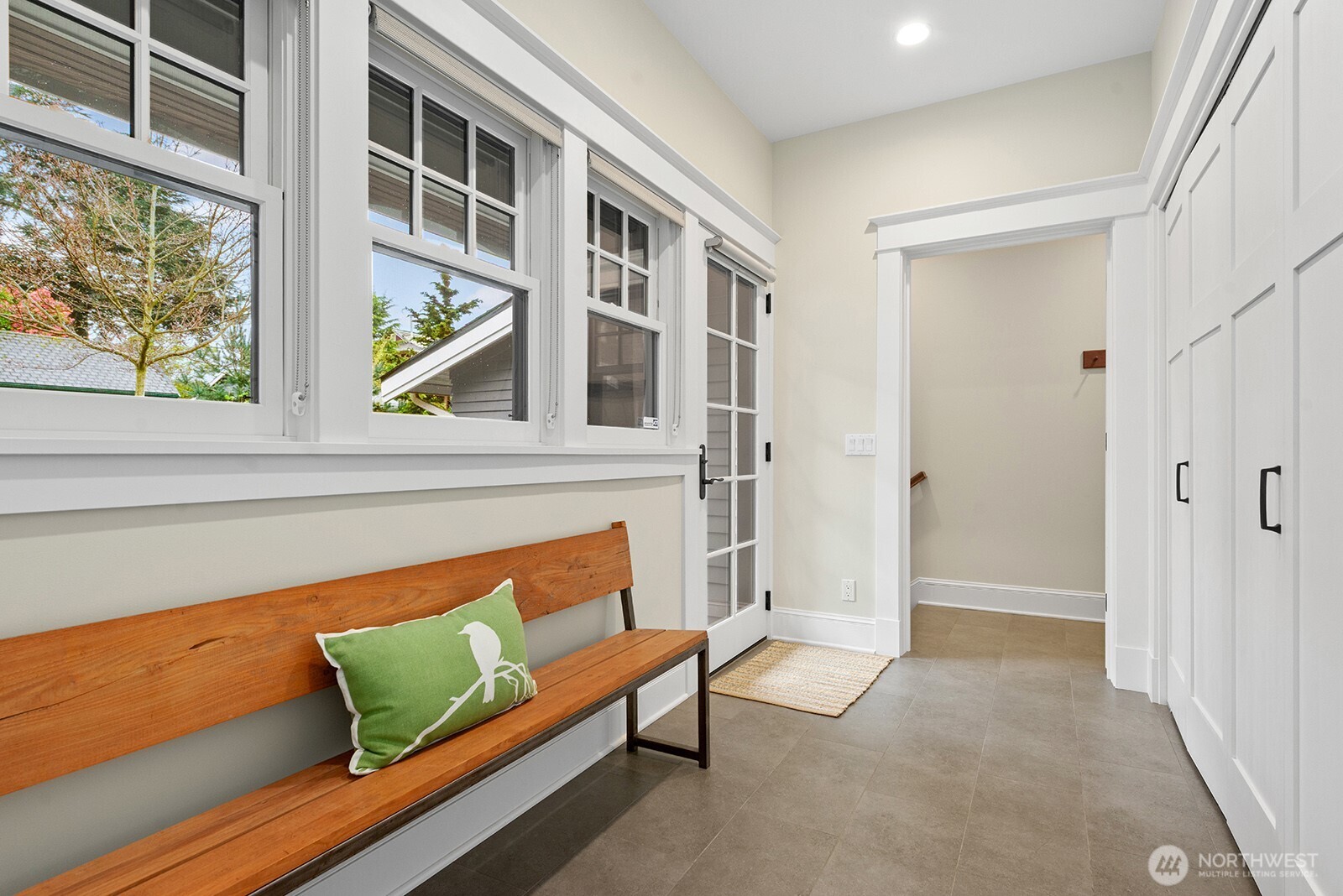 5801 Kensington Place N, Seattle, WA 98103-5951