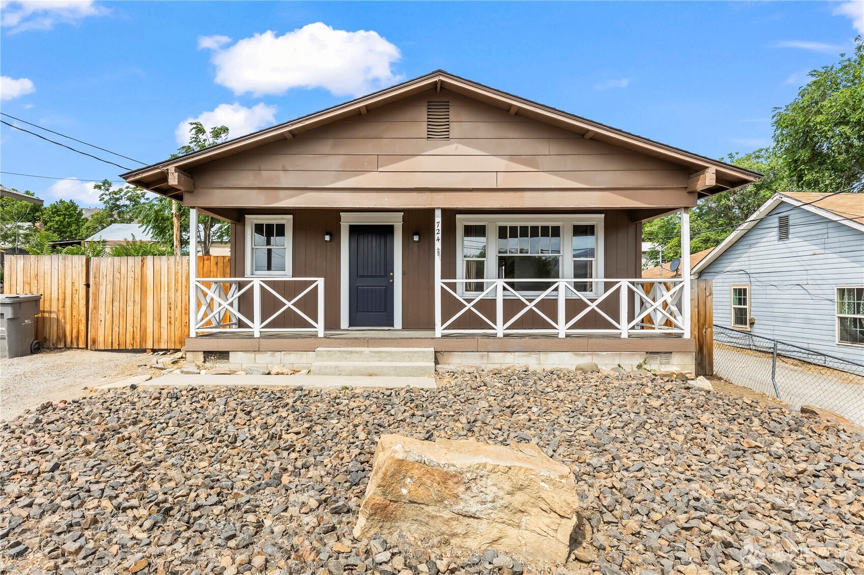 724 S Chelan Avenue , Wenatchee, WA 98801