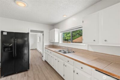 724 S Chelan Avenue , Wenatchee, WA 98801 - Photo 7