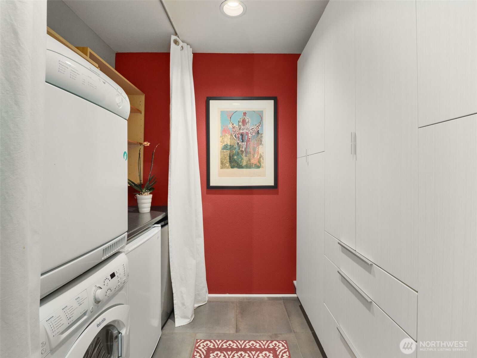 1401 5th Avenue W #104, Seattle, WA 98119