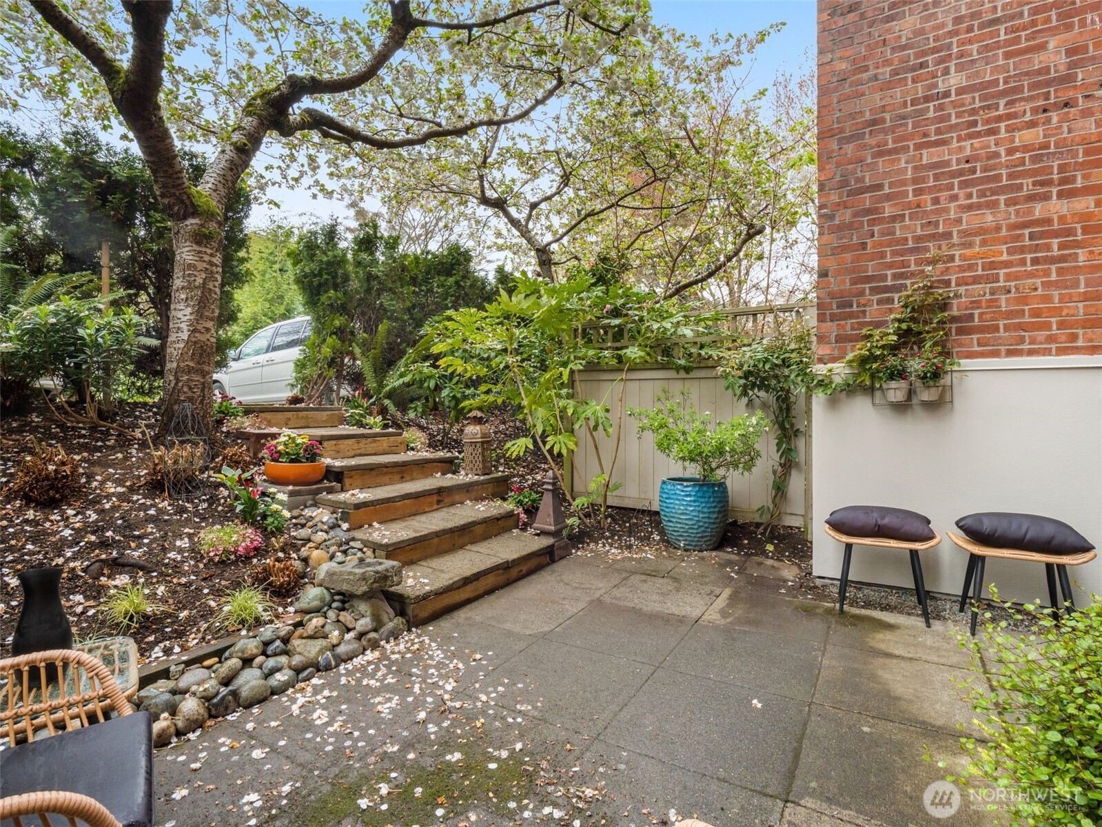 1401 5th Avenue W #104, Seattle, WA 98119