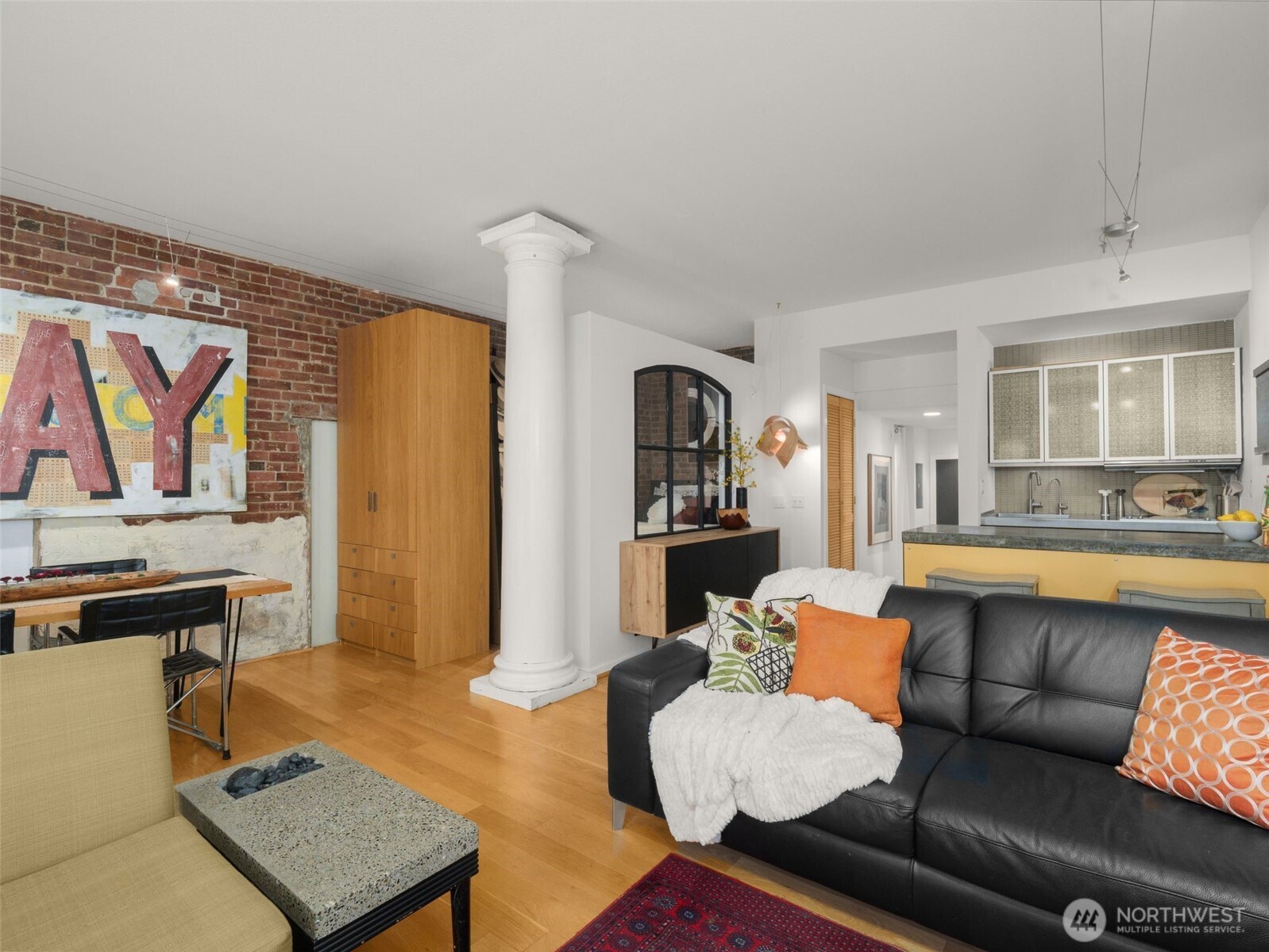 1401 5th Avenue W #104, Seattle, WA 98119