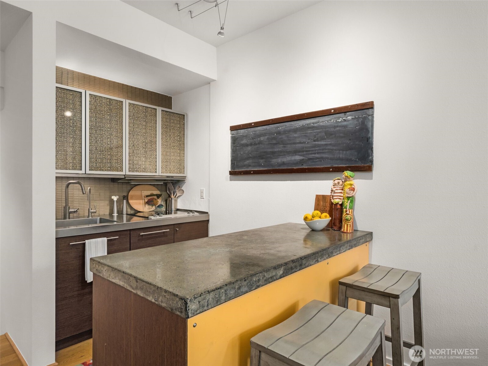 1401 5th Avenue W #104, Seattle, WA 98119