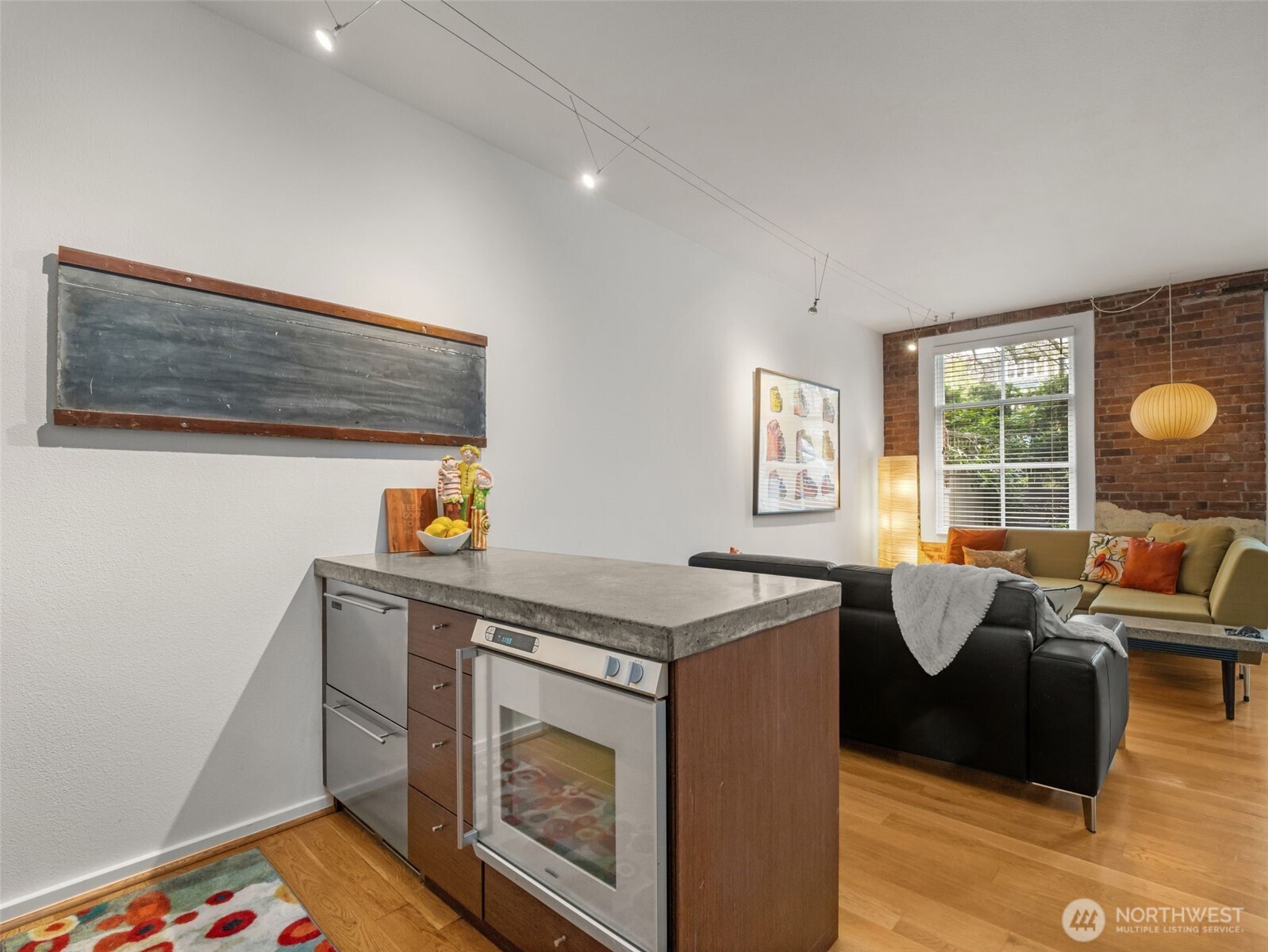 1401 5th Avenue W #104, Seattle, WA 98119