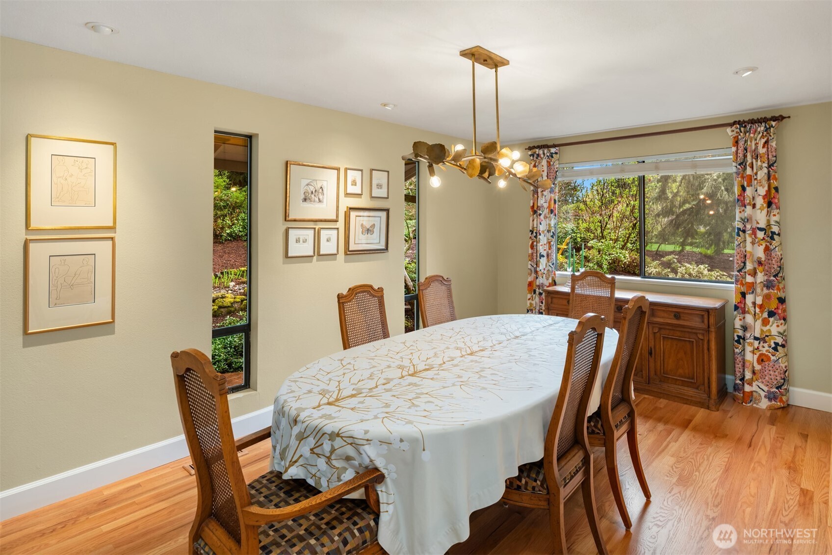 14616 216th Avenue NE, Woodinville, WA 98077