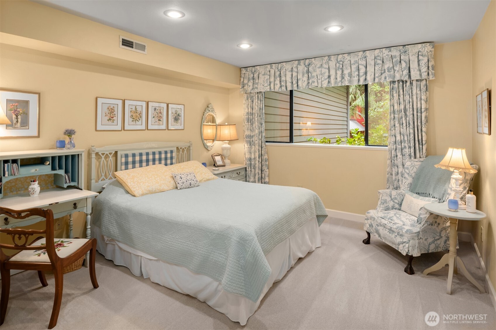 14616 216th Avenue NE, Woodinville, WA 98077