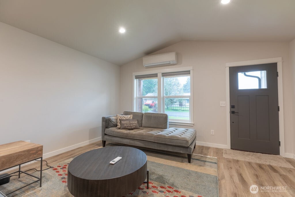 997 King John's Way , Forks, WA 98331