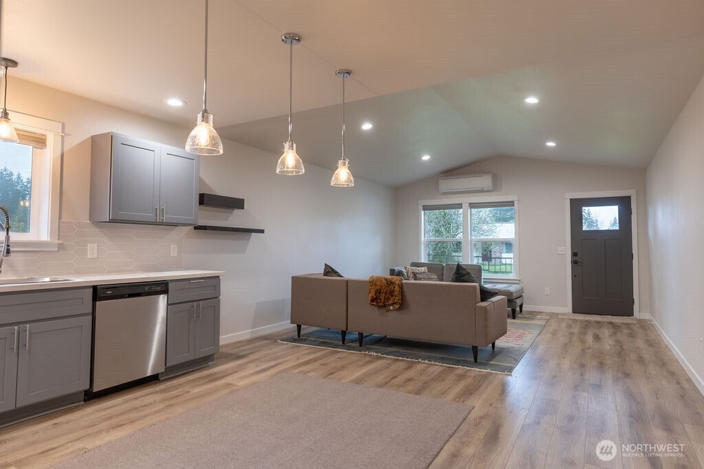 997 King John's Way , Forks, WA 98331