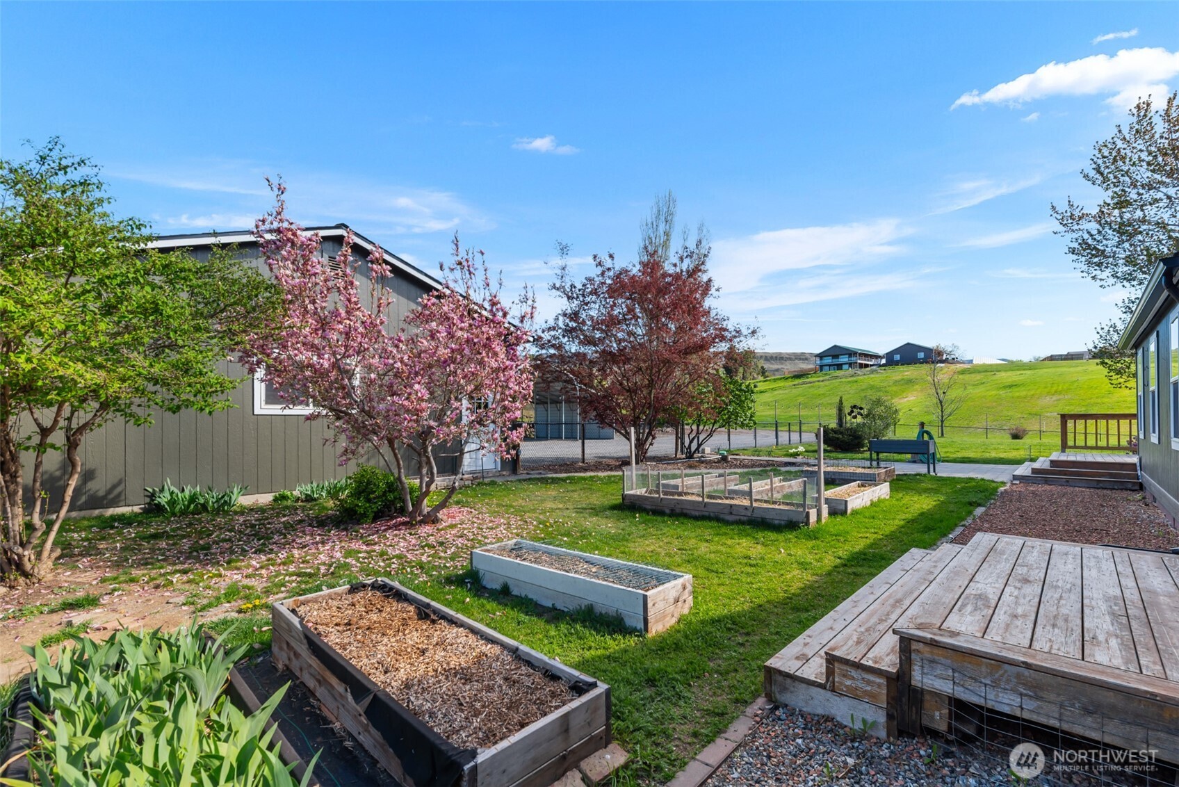 2524 NE J Street , East Wenatchee, WA 98802