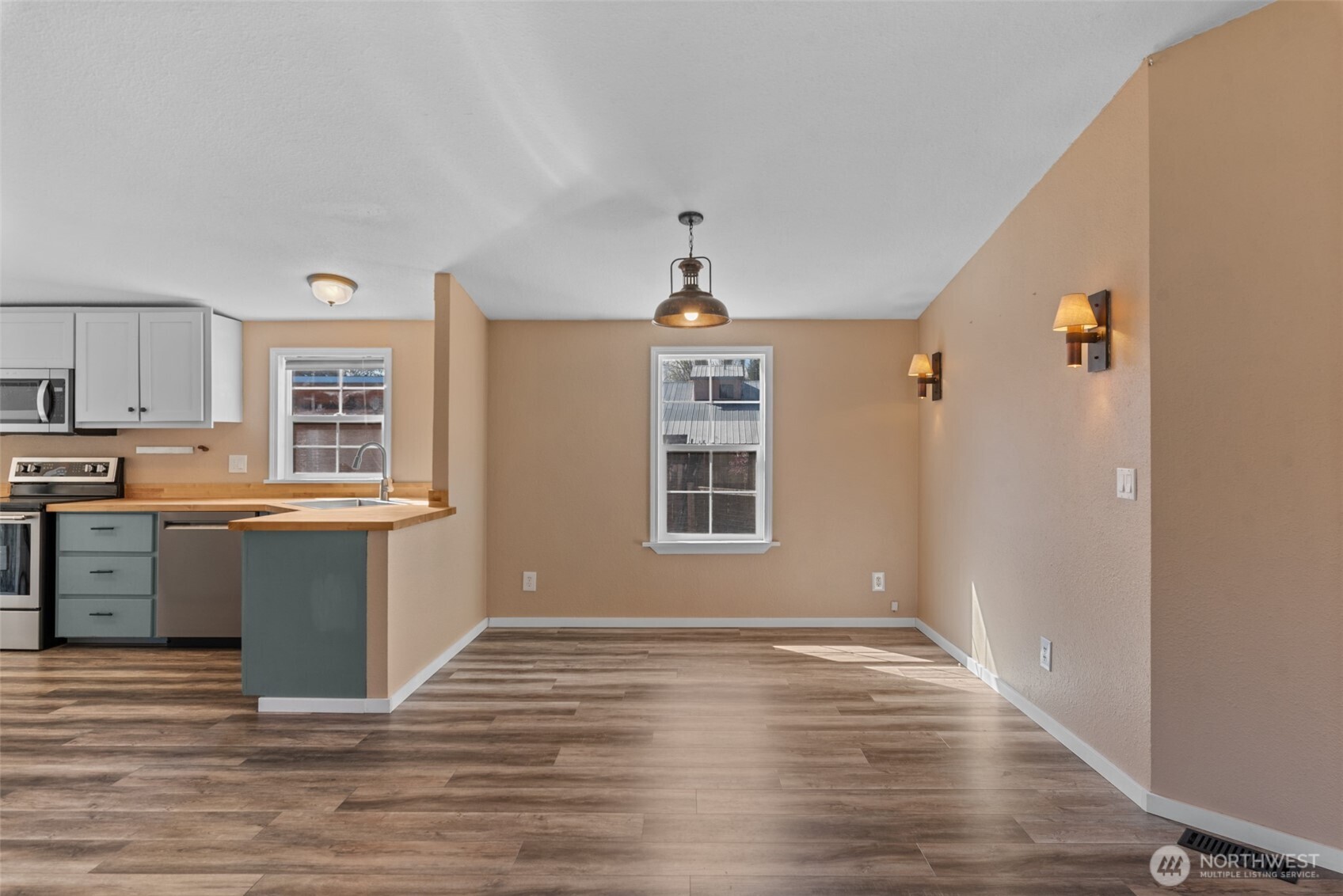 2524 NE J Street , East Wenatchee, WA 98802
