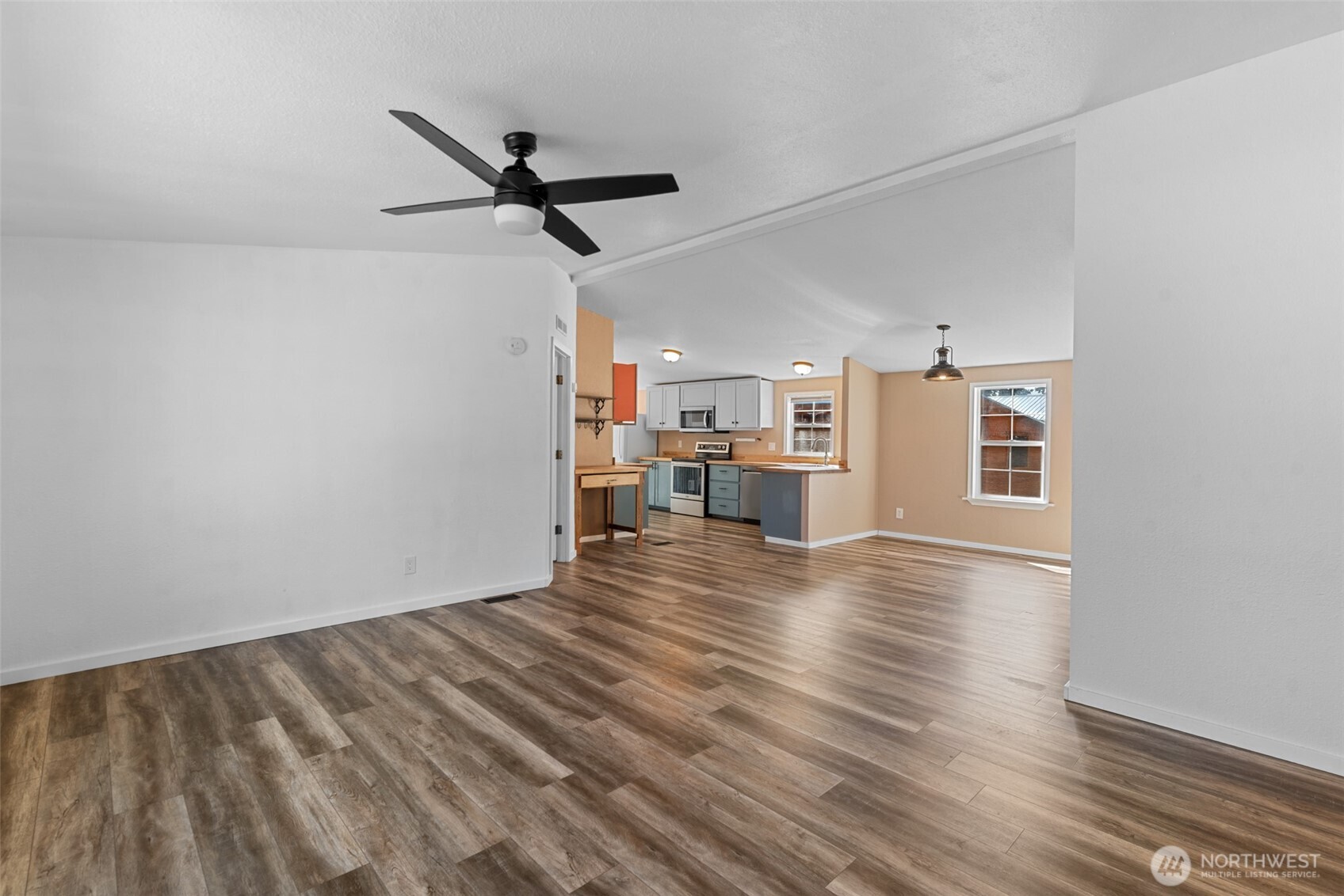 2524 NE J Street , East Wenatchee, WA 98802