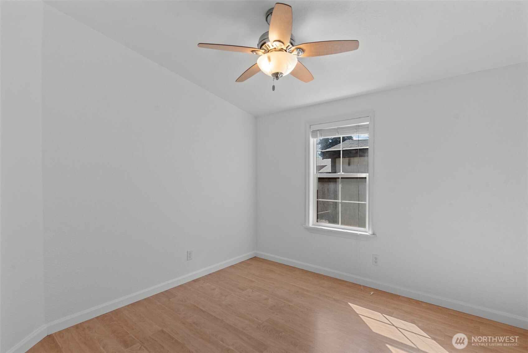 2524 NE J Street , East Wenatchee, WA 98802
