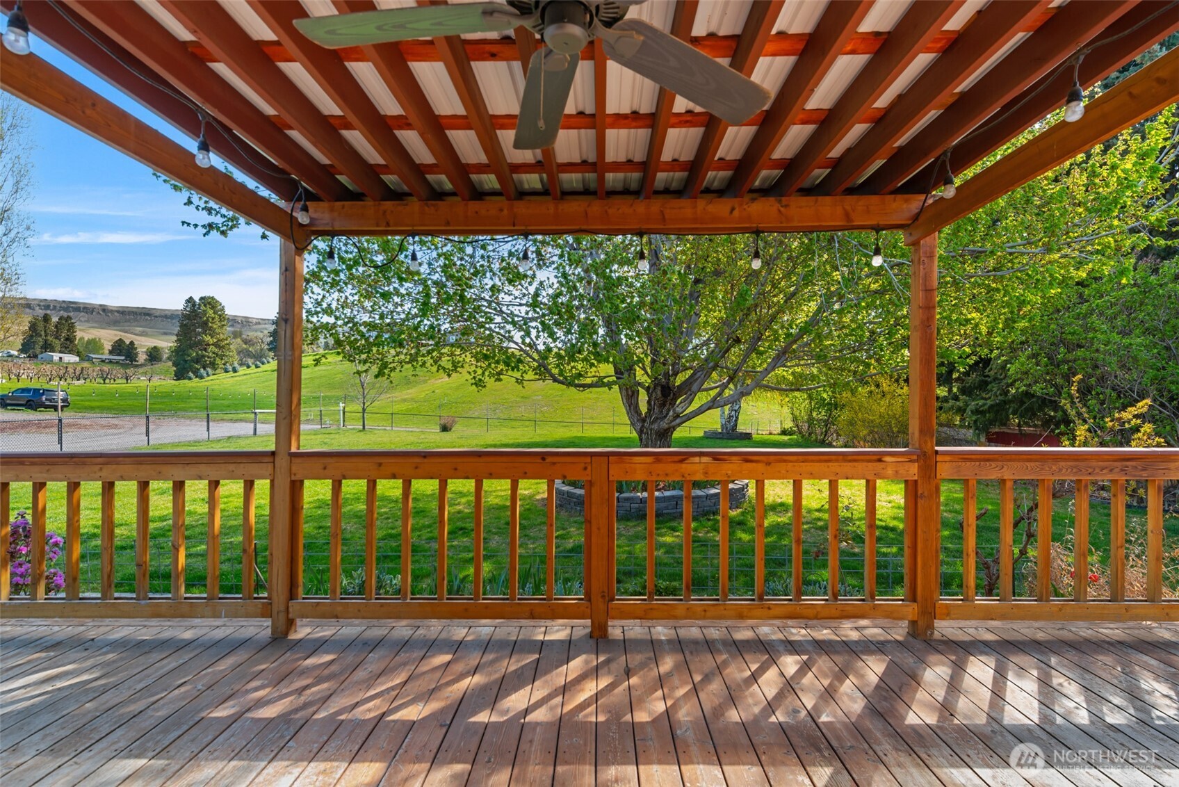 2524 NE J Street , East Wenatchee, WA 98802