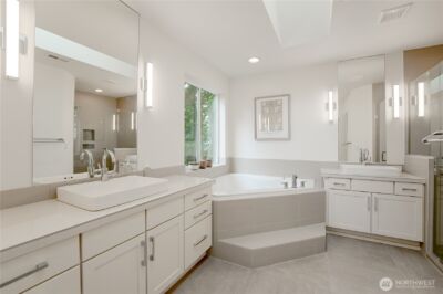 825 206th Avenue NE, Sammamish, WA 98074-6651 - Photo 24
