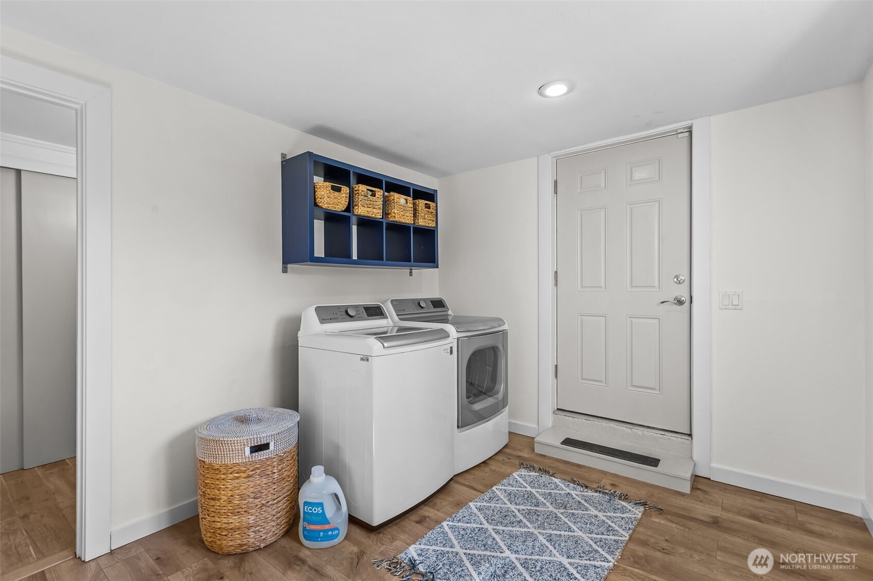 215 Hubbard Road , Lynnwood, WA 98036