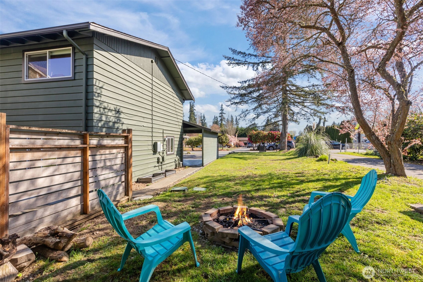 215 Hubbard Road , Lynnwood, WA 98036
