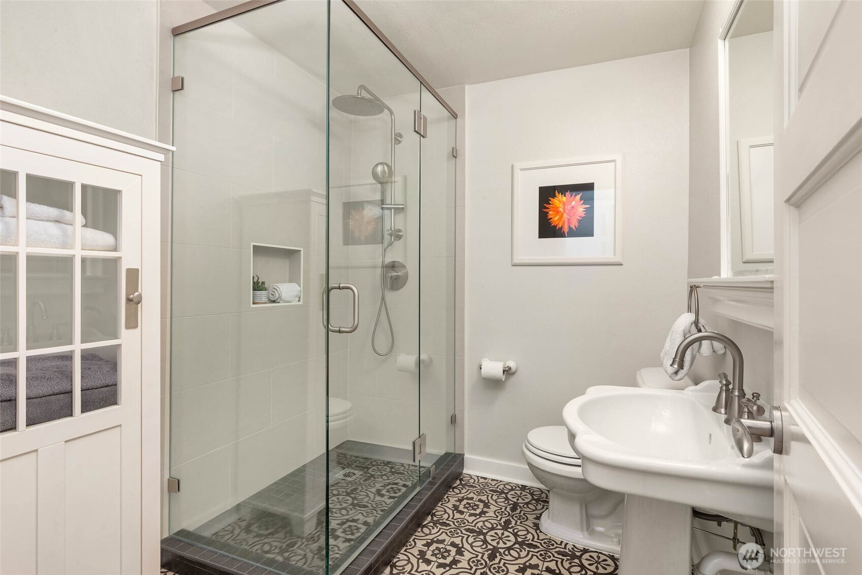 6035 111th Avenue NE, Kirkland, WA 98033