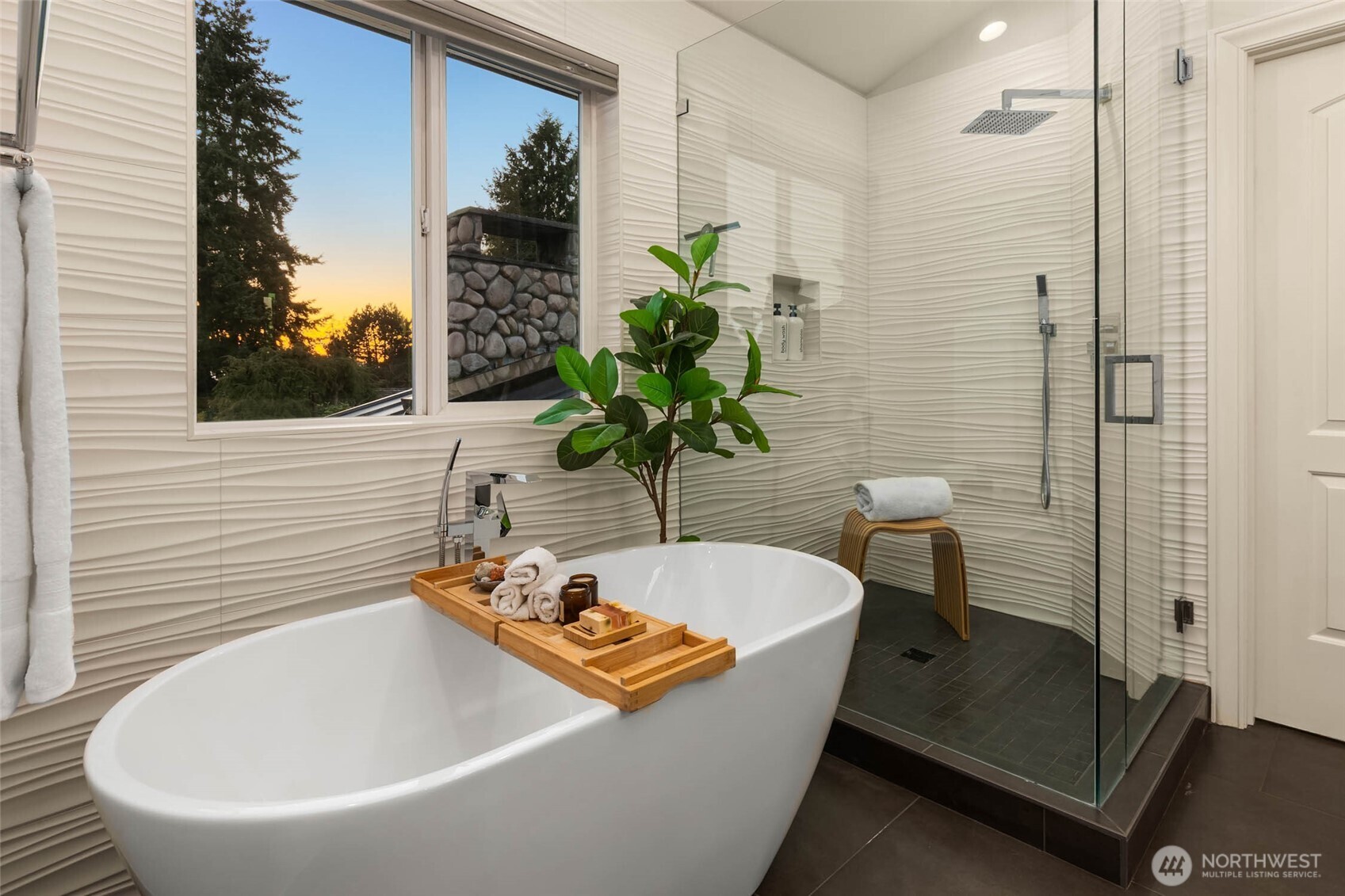 6035 111th Avenue NE, Kirkland, WA 98033