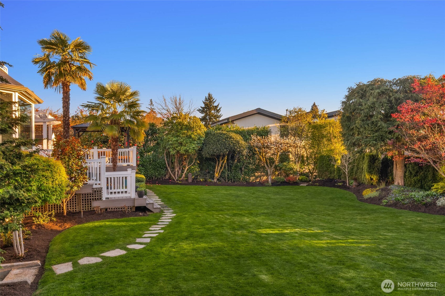 6035 111th Avenue NE, Kirkland, WA 98033