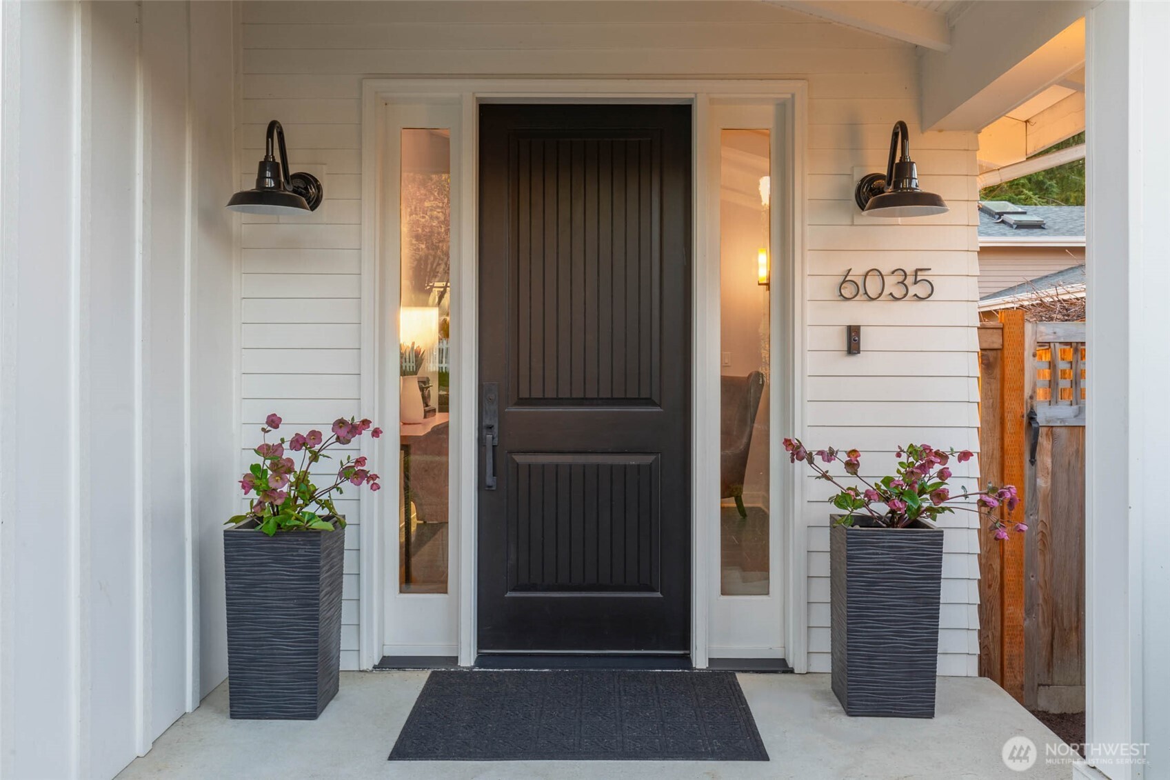 6035 111th Avenue NE, Kirkland, WA 98033