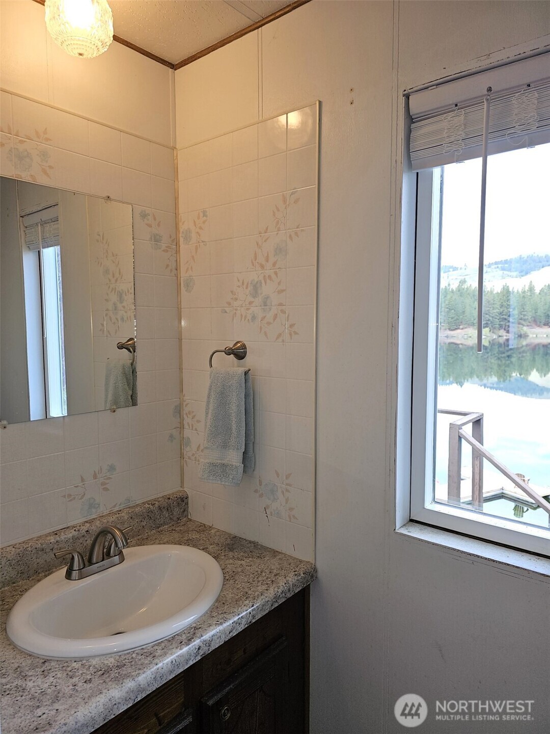 7 Bremner Lane , Republic, WA 99166