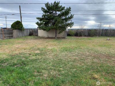 137 Schilling , Moses Lake, WA 98837 - Photo 2