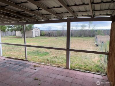 137 Schilling , Moses Lake, WA 98837 - Photo 3
