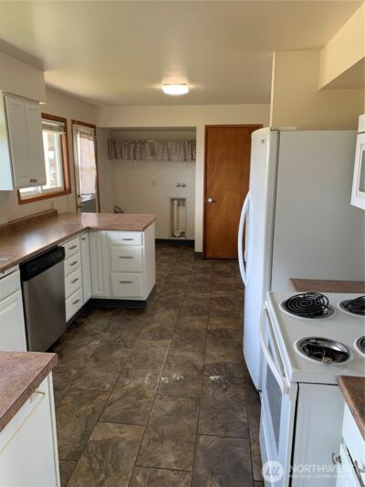 137 Schilling , Moses Lake, WA 98837 - Photo 7