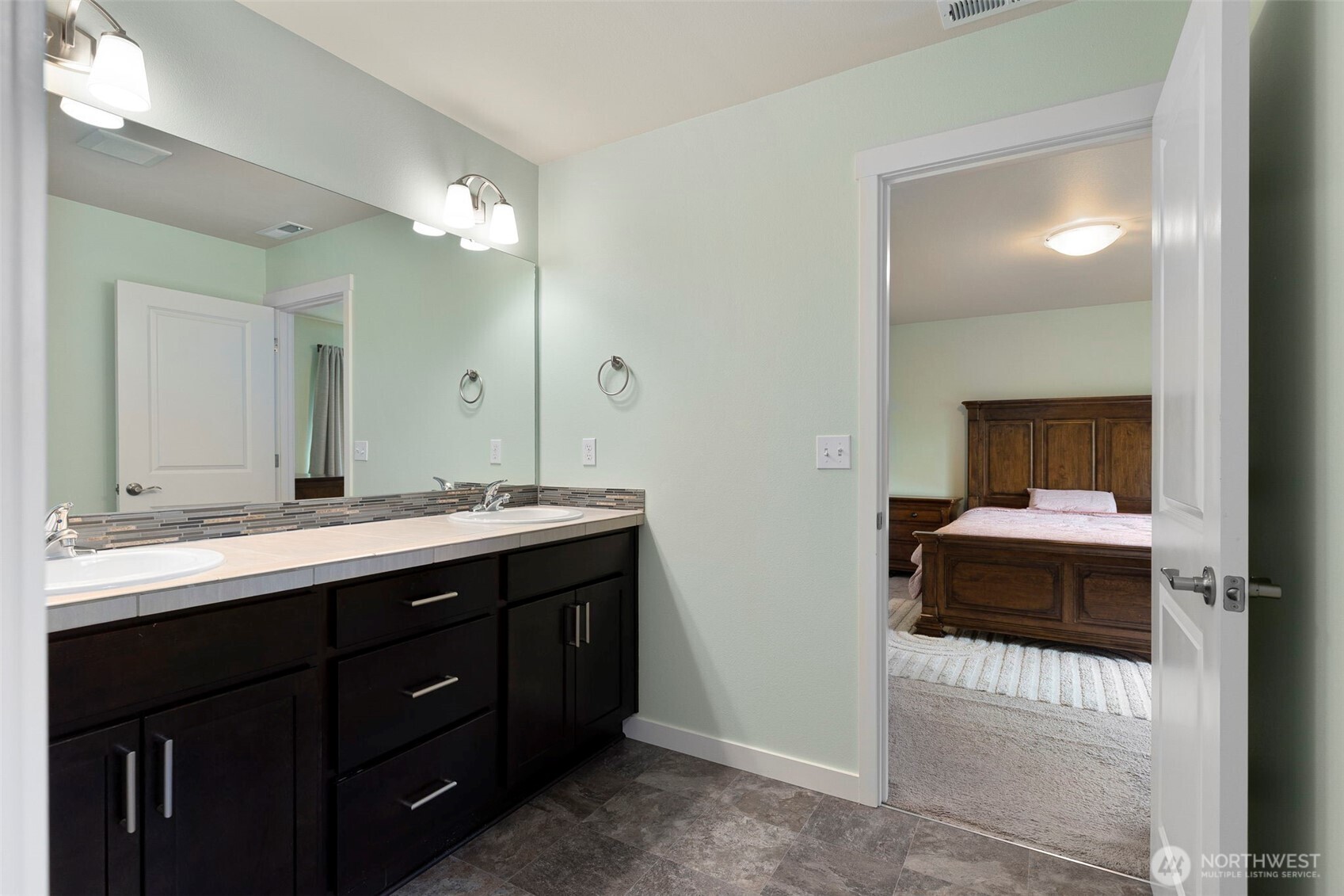 744 Courage Court , Port Orchard, WA 98366