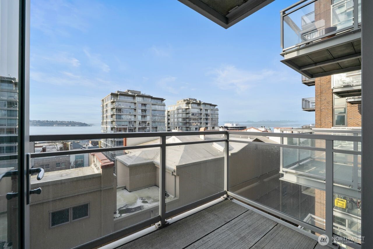 2911 2nd Avenue #709, Seattle, WA 98121