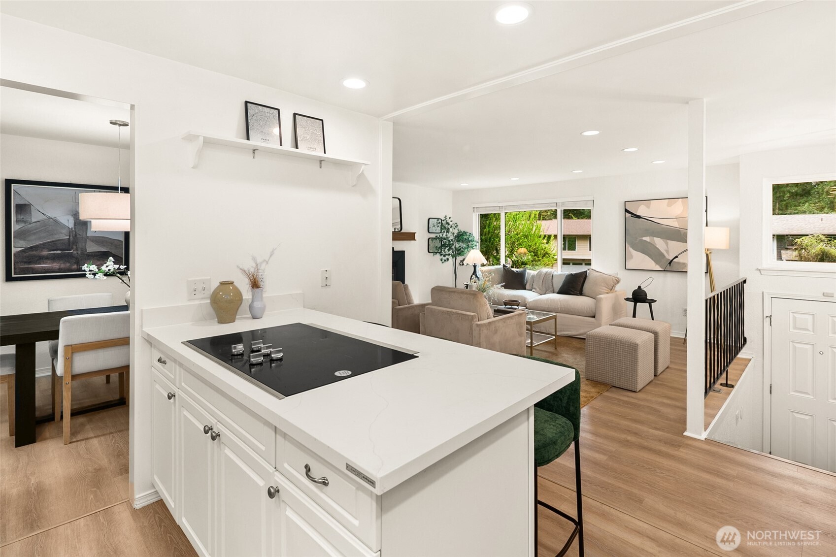 19044 NE 165th Place , Woodinville, WA 98072