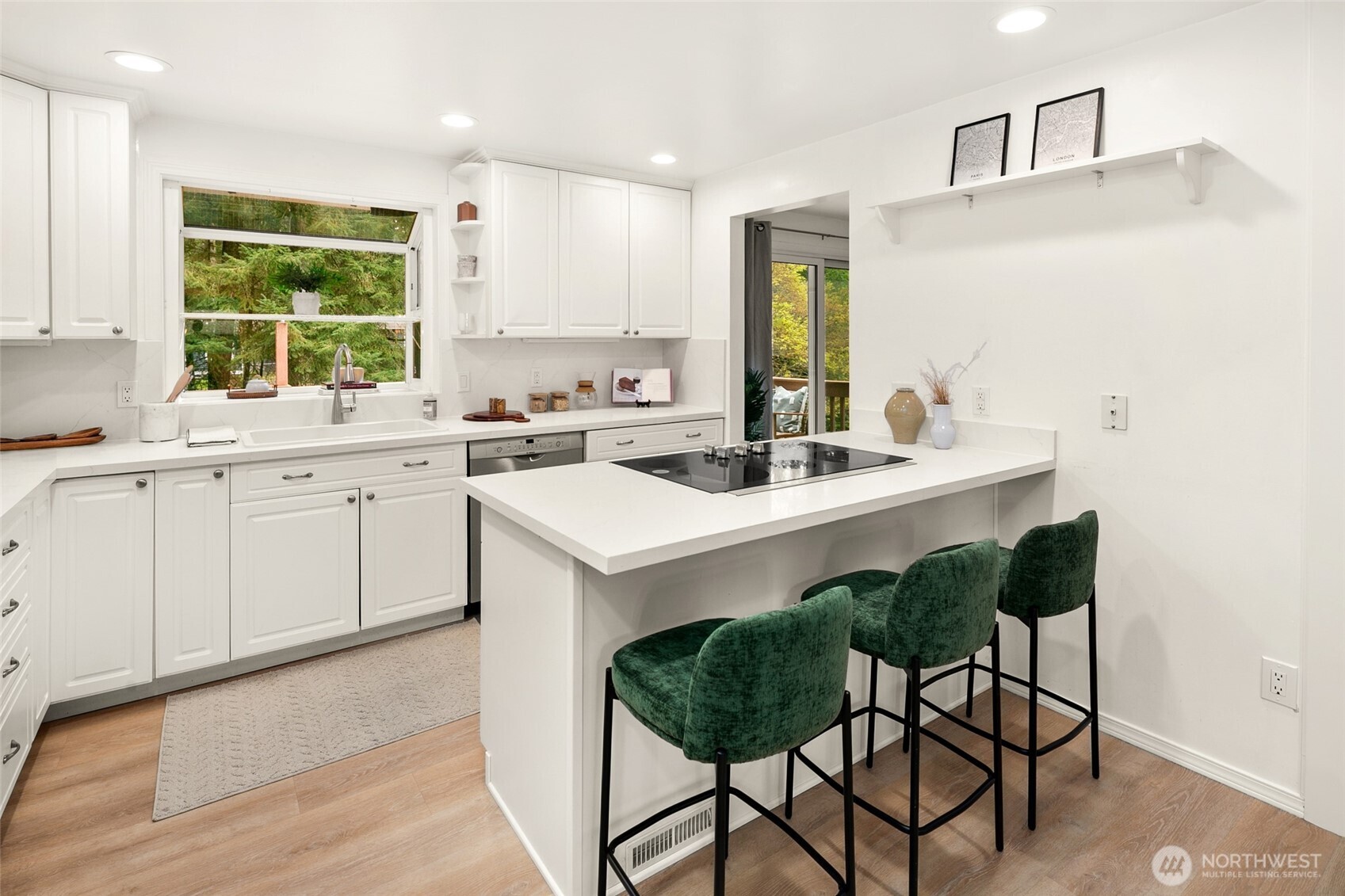 19044 NE 165th Place , Woodinville, WA 98072