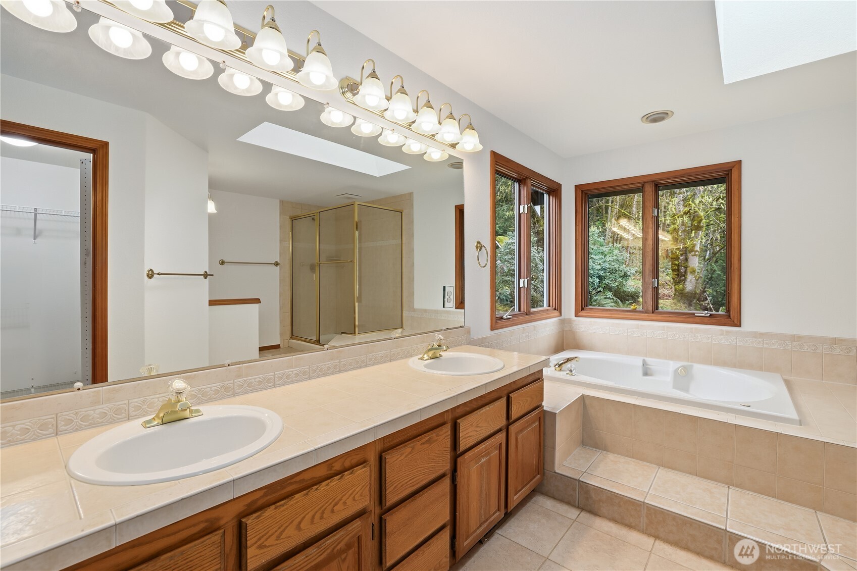 18605 SE 174th Way , Renton, WA 98058
