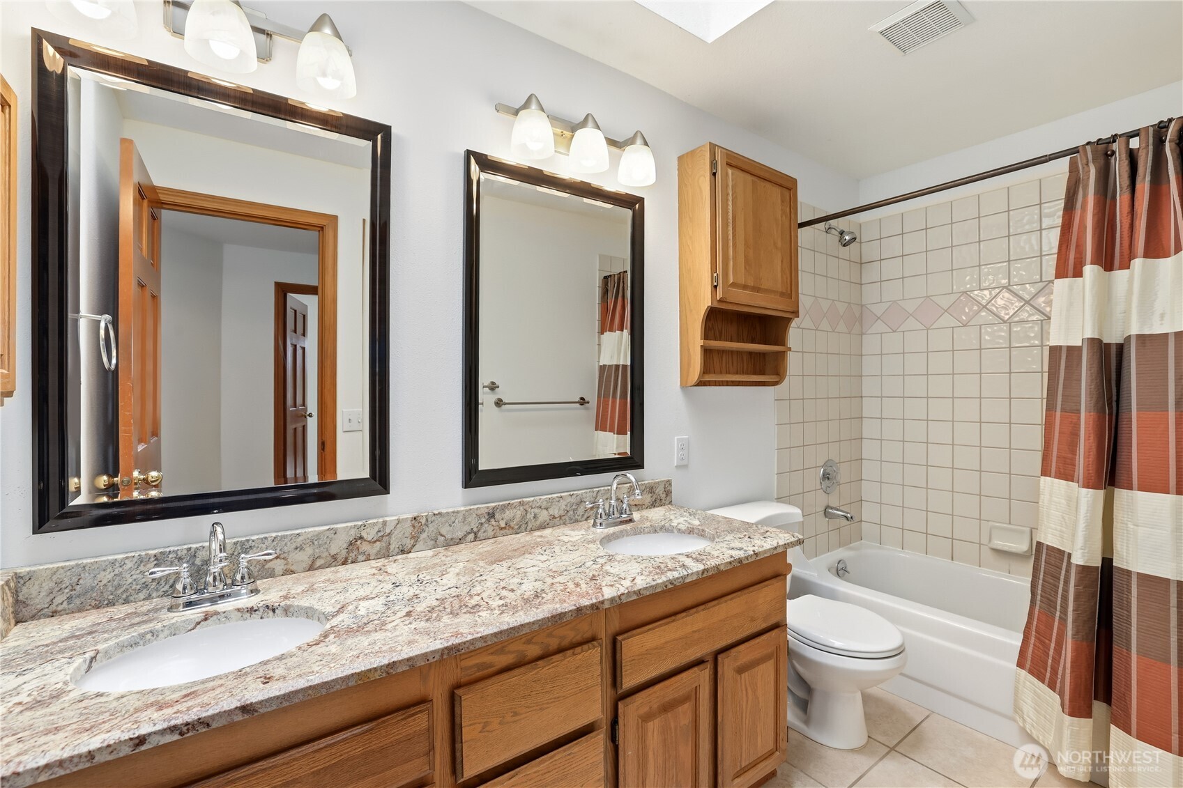 18605 SE 174th Way , Renton, WA 98058