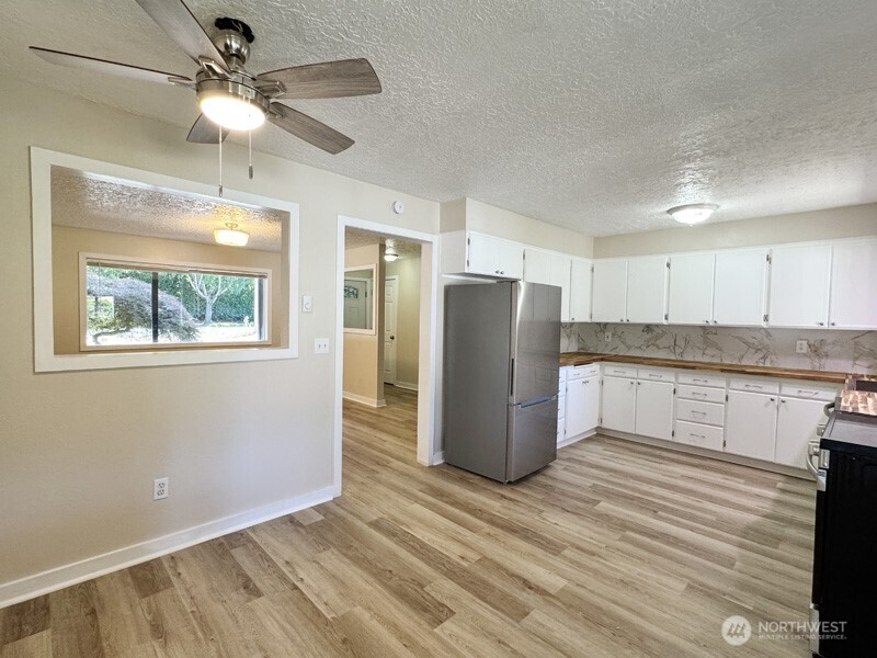 12800 NE 28th , Vancouver, WA 98682