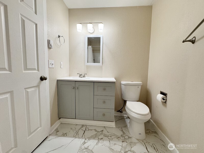 12800 NE 28th , Vancouver, WA 98682