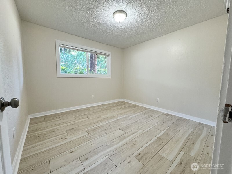 12800 NE 28th , Vancouver, WA 98682