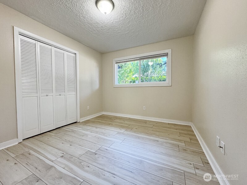 12800 NE 28th , Vancouver, WA 98682