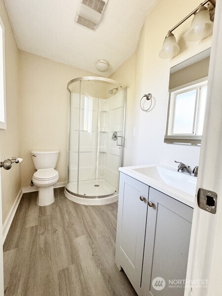 12800 NE 28th , Vancouver, WA 98682