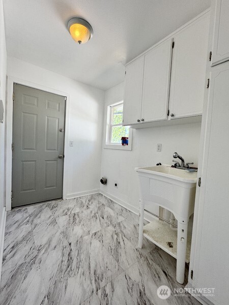 12800 NE 28th , Vancouver, WA 98682
