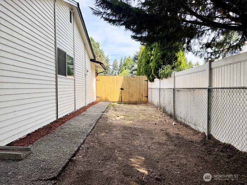 12800 NE 28th , Vancouver, WA 98682
