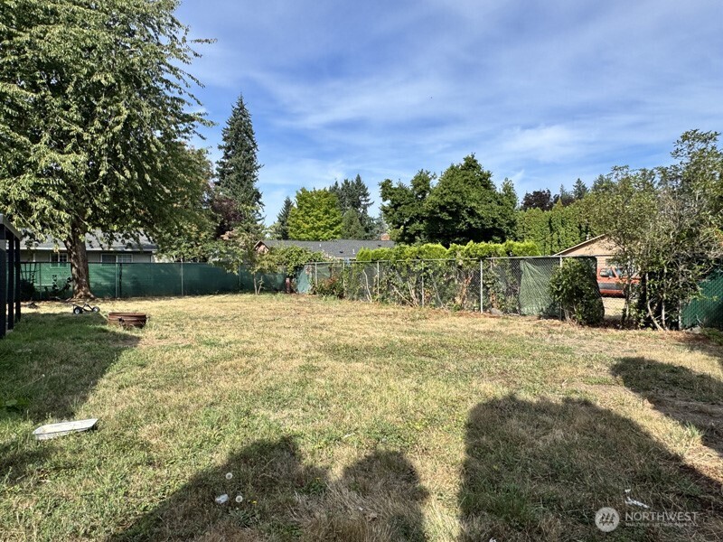 12800 NE 28th , Vancouver, WA 98682