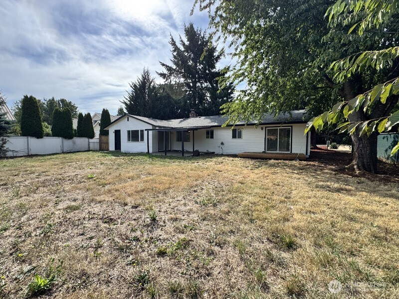 12800 NE 28th , Vancouver, WA 98682